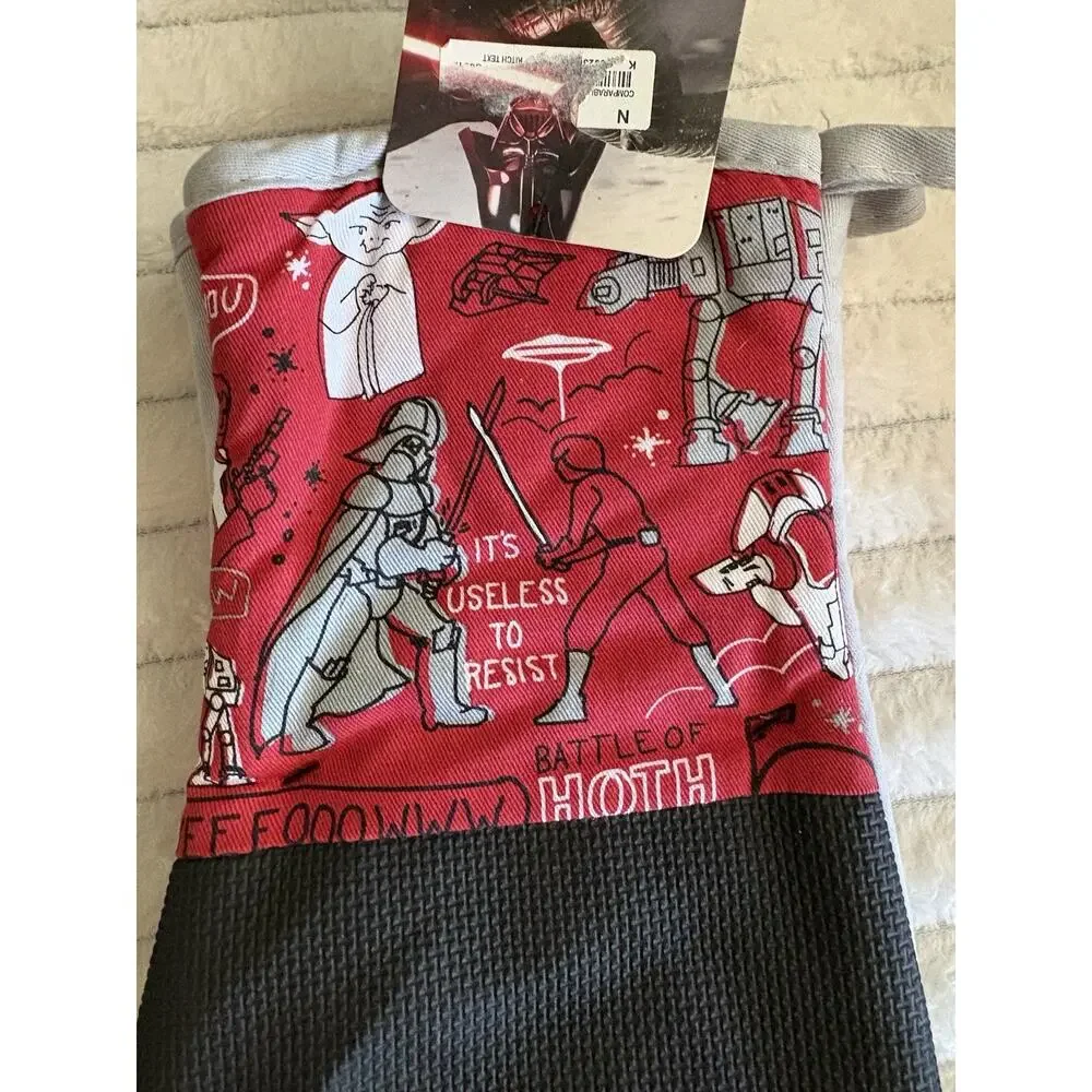 NWT Star Wars Oven Mitts- 2 Mitt Set Cotton New with hang tag